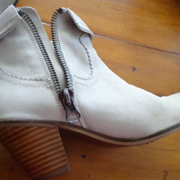 Sam Edelman Louie Bootie Ivory Nubuck 6M Leather - Picture 6 of 8